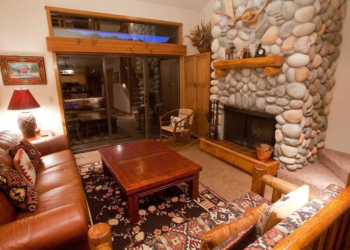 Lodge Rendezvous Mountain